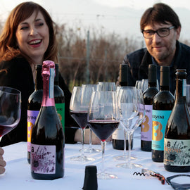 Ci piace gustare i nostri vini in compagnia e all'aria aperta.